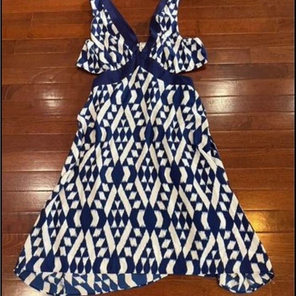 Eclair navy and white cutout dress size medium - Picture 4 of 9